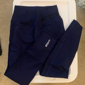 ECHT arise scrunch navy blue size M legging